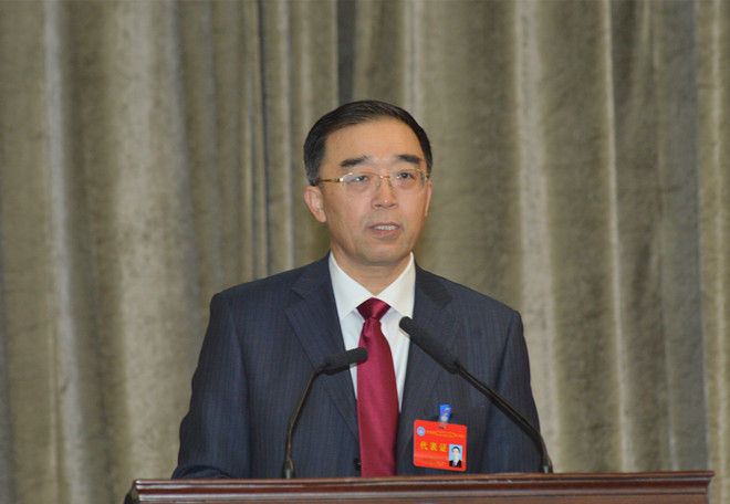 党委副书记、院长白波作工作报告