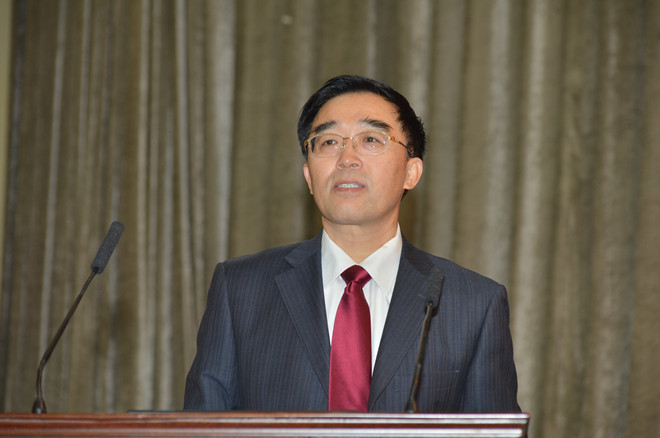 党委副书记、院长白波致辞并作工作汇报